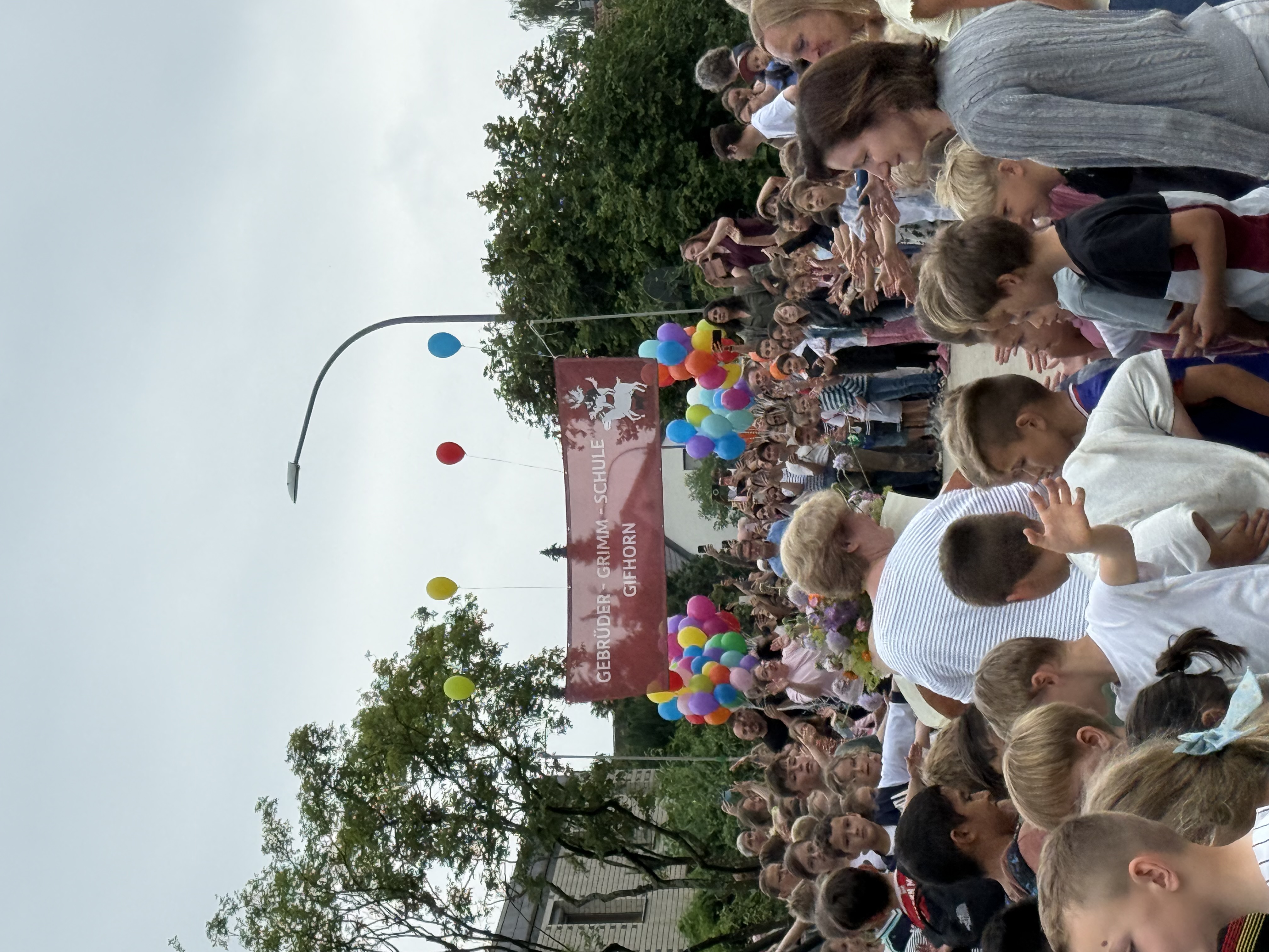 Wir stehen Spalier für Frau Gollin